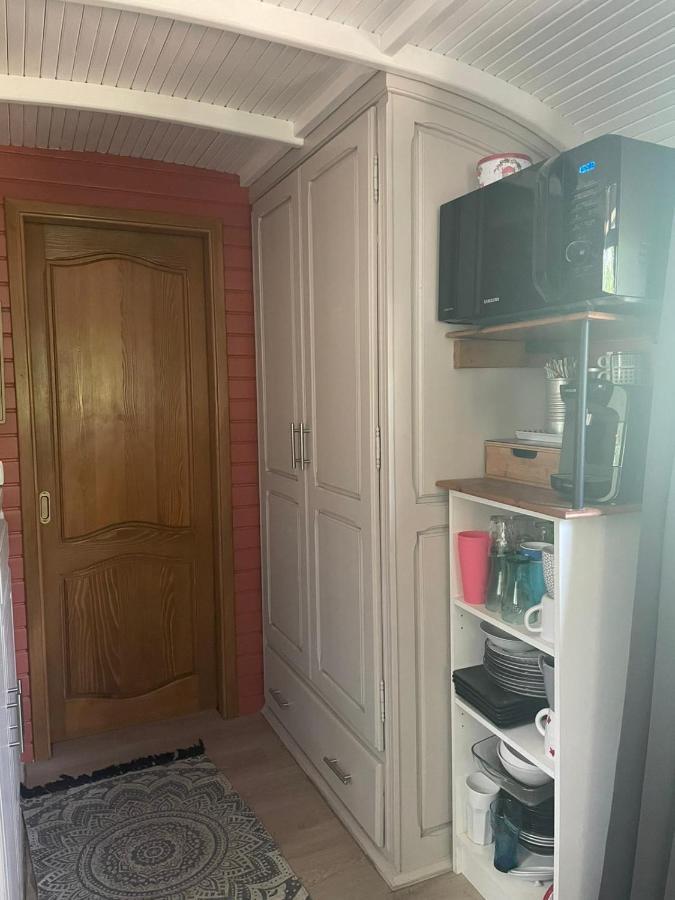 Гостевой дом Roulotte En Bois Sud France Le Soler Экстерьер фото