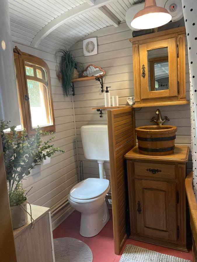 Гостевой дом Roulotte En Bois Sud France Le Soler Экстерьер фото