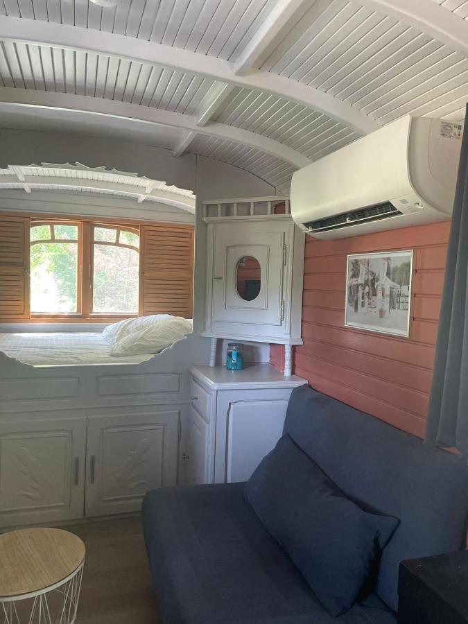 Гостевой дом Roulotte En Bois Sud France Le Soler Экстерьер фото